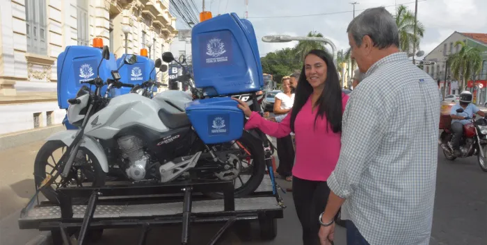 Prefeitura de Feira adquire quatro motos e drone para ampliar fumacê