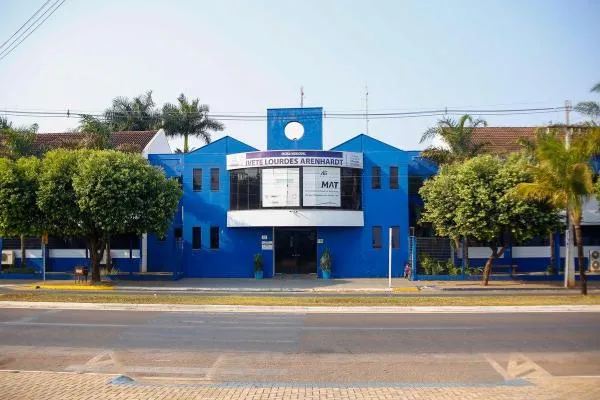 Revitalização da Escola Ivete é pedida por parlamentar