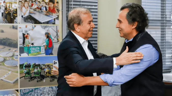 Prefeito faz homenagem ao jornalista Vislei Bossan