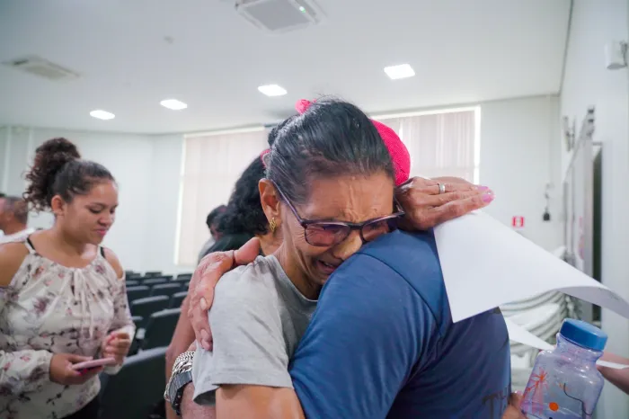 Emoção: 20 Famílias luverdenses comemoram o sonho da casa própria pelo 