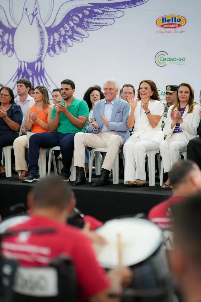 Ronaldo e Gracinha Caiado conferem atendimentos realizados no Centro de Apoio ao Romeiro (Fotos: Júnior Guimarães)