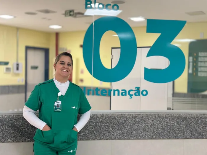 Enfermeira Janaína Milanez: “estamos entregando uma assistência hospitalar de qualidade” (Fotos: Hélmiton Prateado)