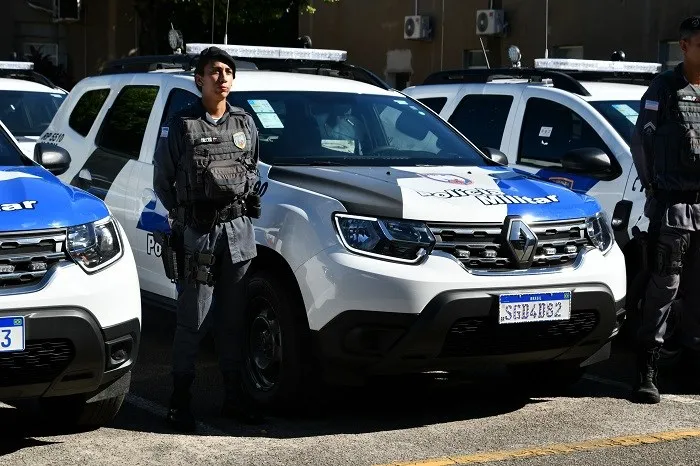 Comandante-geral recebe equipes de radiopatrulha do 1º e 6º CPOR