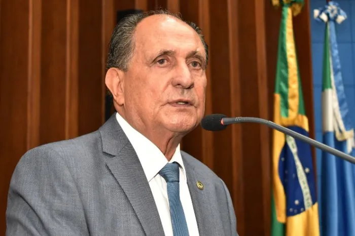 Zé Teixeira solicita melhorias no trânsito de Campo Grande e Amambai