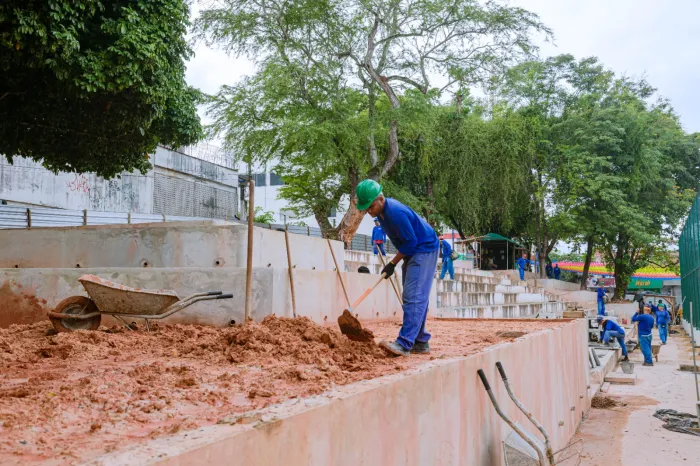 Seguem avançando as obras da Praça Primeiro de Maio