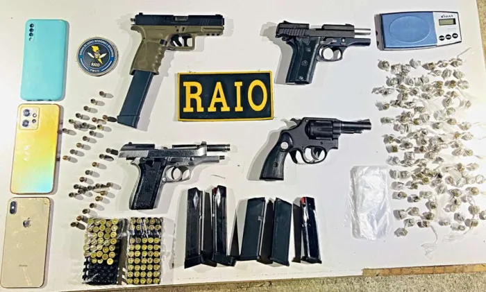 Trio é preso pela PMCE com quatro armas e mais de 100 munições em Beberibe
