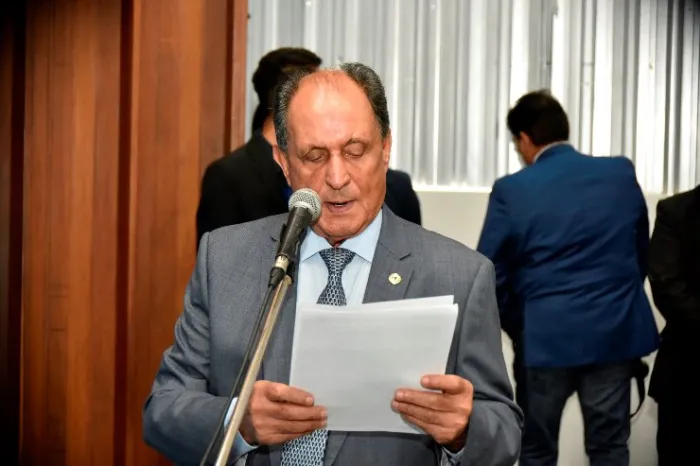 Zé Teixeira reivindica asfalto para distrito de Rio Brilhante
