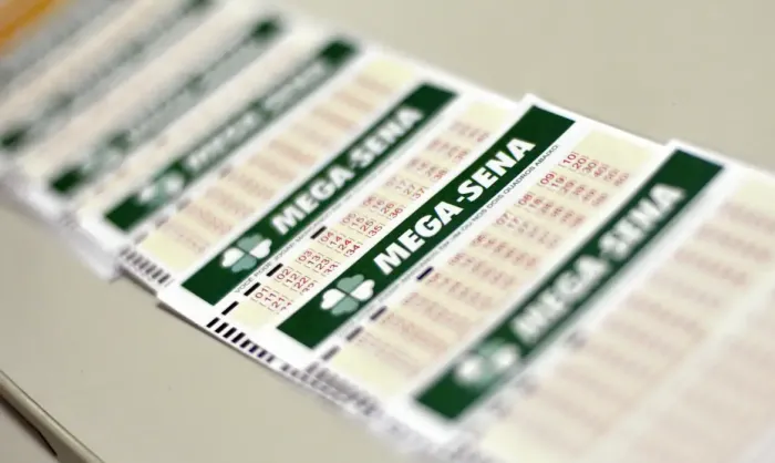 Mega Sena acumula e pode pagar R$ 100 milhões neste domingo