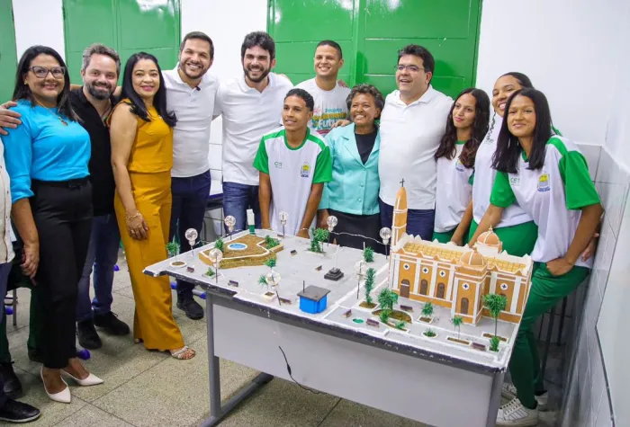 Em Floriano, Governo do Piauí entrega reforma de escola de tempo integral com investimento de R$ 2 milhões