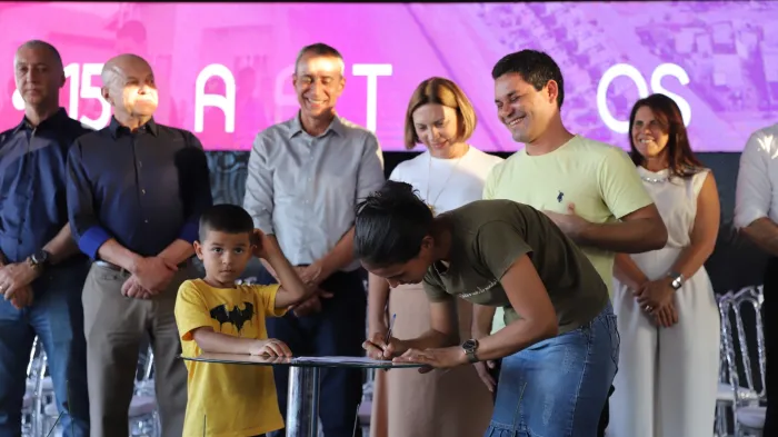 Habitação: Prefeitura de Lucas do Rio Verde entrega 20 casas, 180 terrenos e lança projeto de 2 mil novas moradias