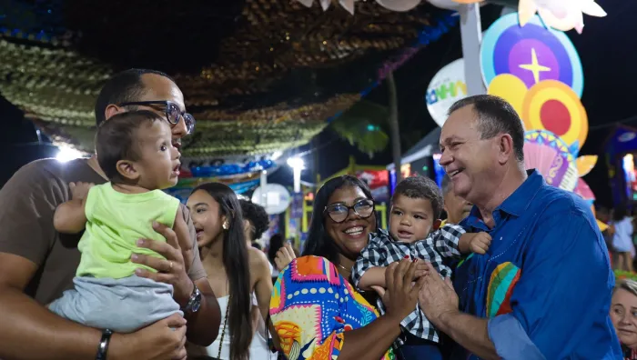 “Temos muita festa pela frente”, declara governador em visita ao Arraial do Ipem