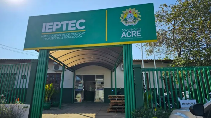 Ieptec prorroga inscrições no processo seletivo para profissionais docentes da EJA até esta terça-feira, 9