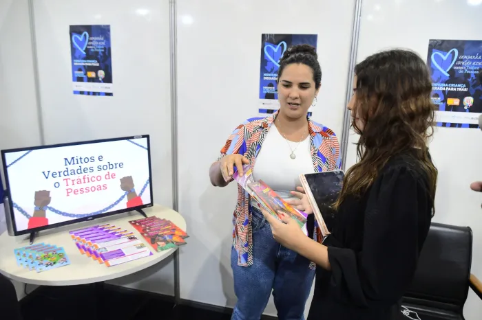Coração Azul: Governo divulga campanha contra o tráfico de pessoas em multifeira em João Pessoa