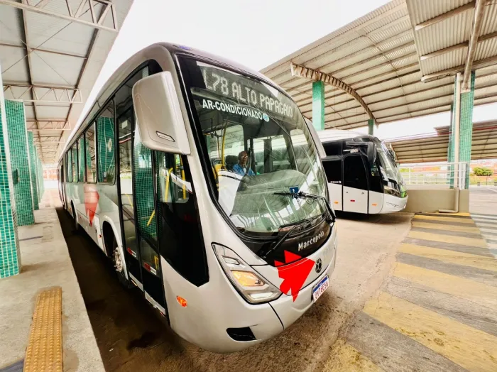 Mais dois ônibus BRT2 passam a circular no transporte público em Feira