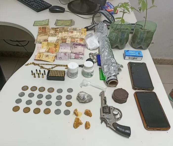 Polícia Militar apreende arma e drogas em Água Doce do Norte