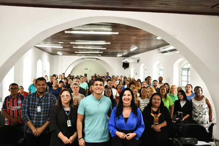 Secretário da Saúde dialoga com profissionais da rede estadual de saúde durante oficina na Egma