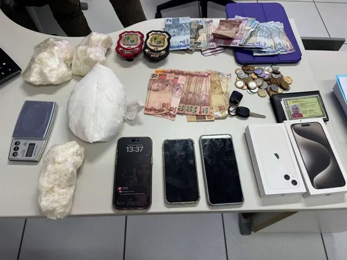 Casal em posse de entorpecentes é preso em flagrante durante ação da PCCE em Fortaleza