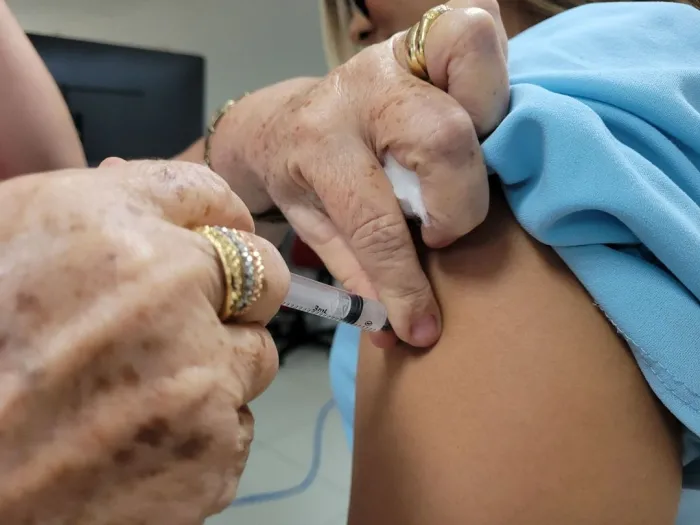 Pacientes que fazem tratamento contra o HIV entre 15 e 45 anos serão vacinados contra o HPV no Piauí
