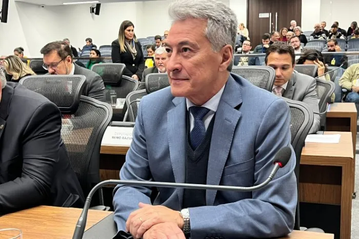 PL de Hashioka que obriga prestadoras de serviços a retirar cabos inativados passa em 1ª