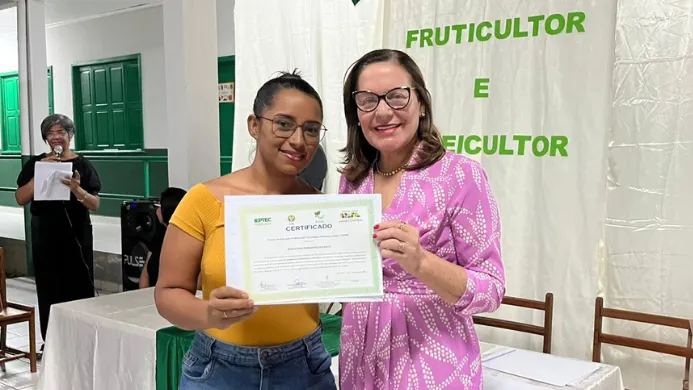 Governo do Acre certifica 30 formandos nos cursos de Fruticultor e Cafeicultor do projeto de Bioeconomia do governo federal