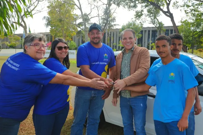 Coronel David destina carro para Apae de Alcinópolis ampliar serviço da educação especial