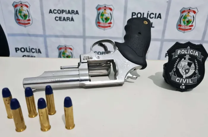 Polícia Civil cumpre mandado de prisão preventiva e prende suspeito com arma de fogo em Acopiara
