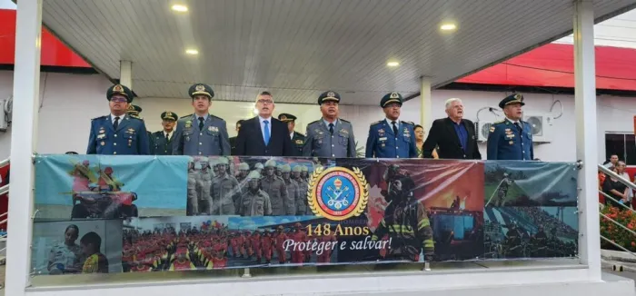 Corpo de Bombeiros celebra aniversário de 148 anos da corporação e realiza entrega do Espadim aos alunos oficiais