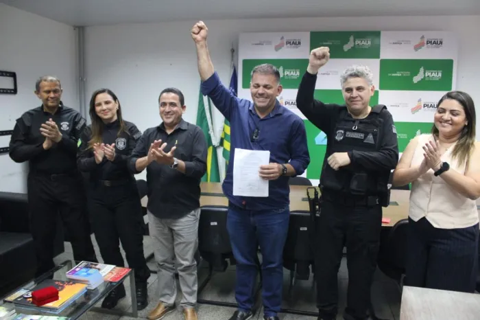 Secretário da Justiça assina ordem de serviço para reforma da Penitenciária de Bom Jesus