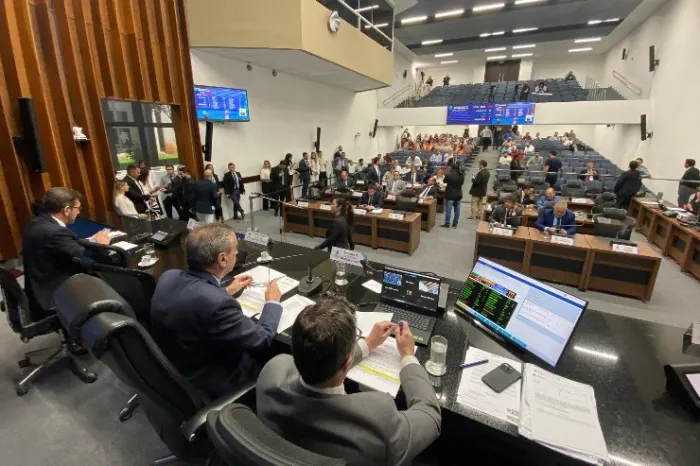 Deputados votam nesta terça-feira redação final da proposta da LDO