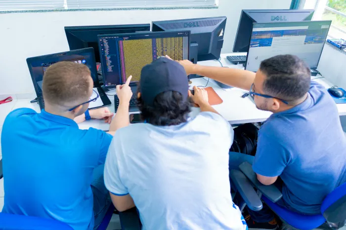 - Criado em 2018, o LAPS desenvolve pesquisas em rede de sensores sem fio e aprendizado de máquinas (Foto: Rafael Carvalho)