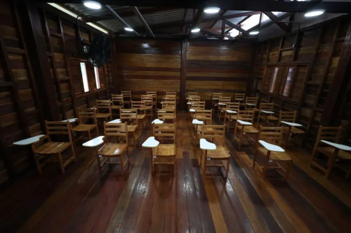 Governador Wilson Lima destaca a importância do incentivo ao polo moveleiro com a construção da primeira Escola da Floresta no estado