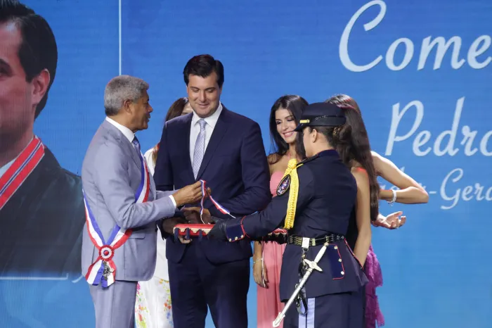 PGJ recebe comenda Dois de Julho