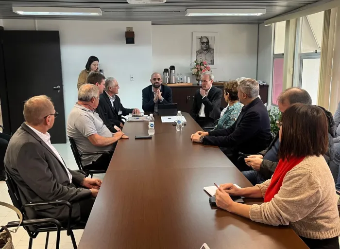 Em Chapecó, Secretário da Saúde visita hospitais regionais e alinha ações para melhorar o atendimento no Grande Oeste 