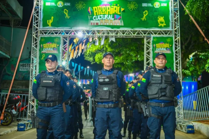 Famílias aproveitam o Arraial Cultural com segurança reforçada durante as seis noites de atração