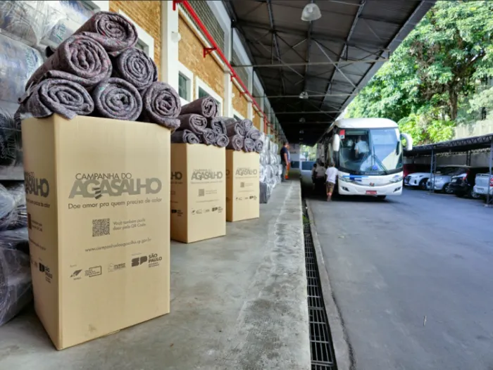 A campanha também aceita doações de itens de inverno como toucas, luvas e meias