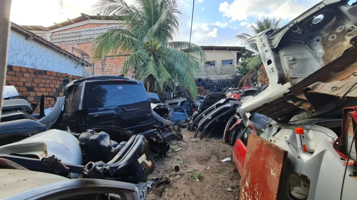 - Desmanche de veículos roubados (Foto: Divulgação)