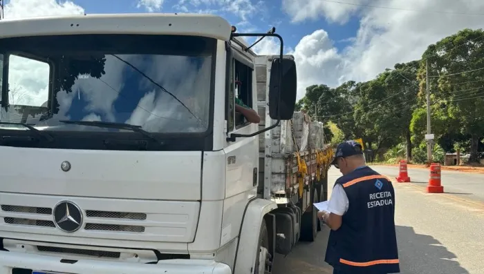 Fiscalização autua transporte sem documentação fiscal em R$ 20,4 mil