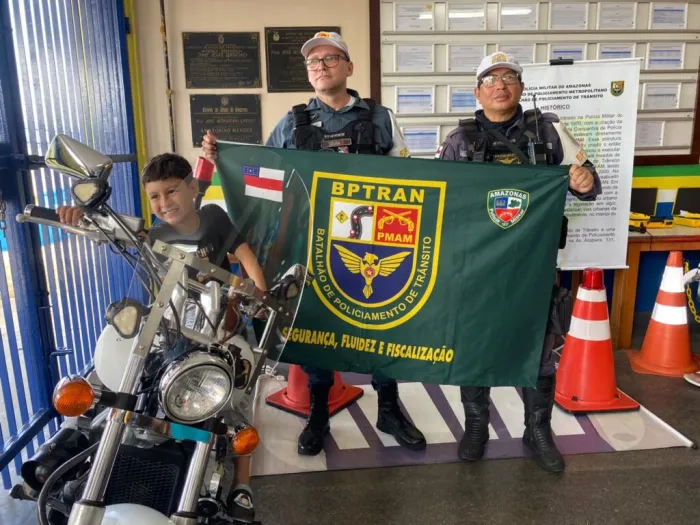 Governo Presente: Polícia Militar do Amazonas apresenta projeto de educação de trânsito e terapia com cães