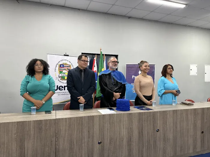 - Mesa de honra da solenidade (Foto: Divulgação)