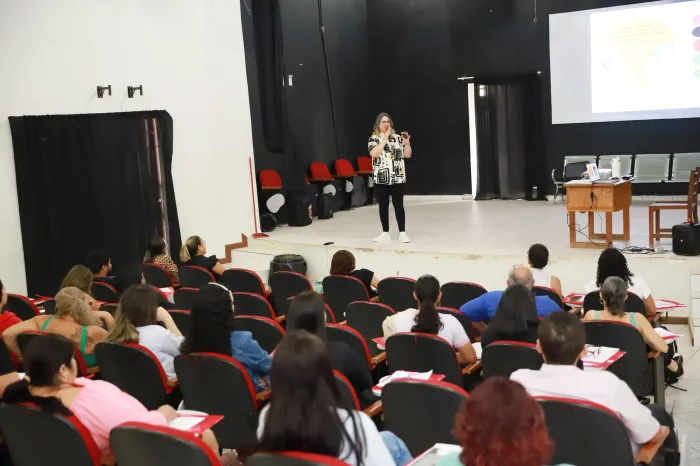 Governo promove formação para adaptação curricular e ensino colaborativo na Educação Especial