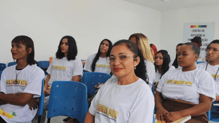 Programa Mulheres permitiu que mulher trans transformasse paixão de infância em atuação profissional 