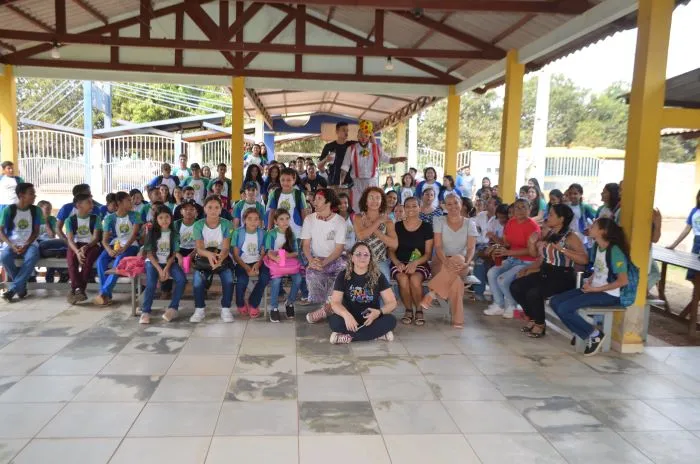 Equipe Multiartes da Educação prestigia abertura de feira literária da Escola União e Progresso, em Porto Acre