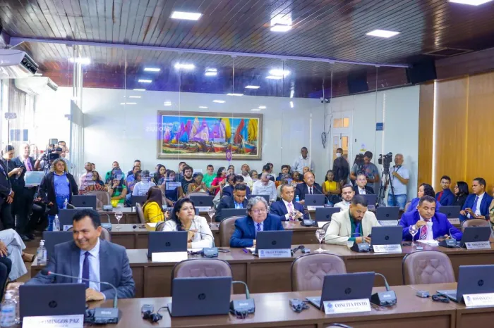 Sem quórum, Câmara adia julgamento de quebra de decoro parlamentar de Domingos Paz