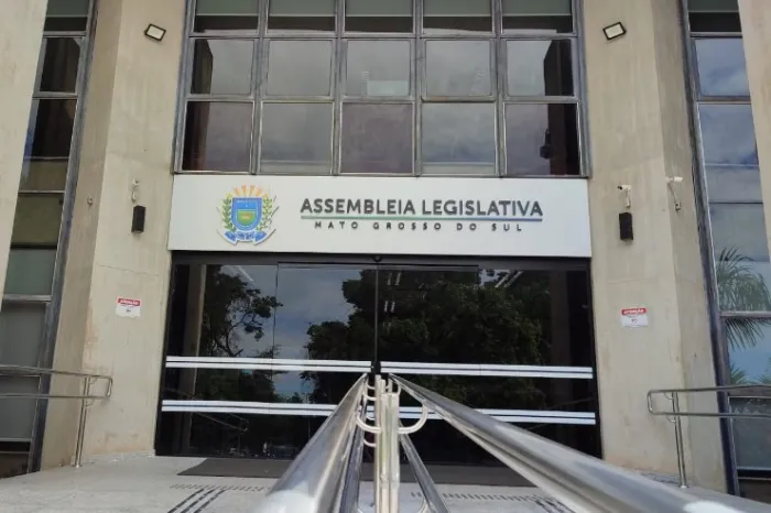 Agenda: Sessão solene, CCJR e sessões plenárias estão previstas