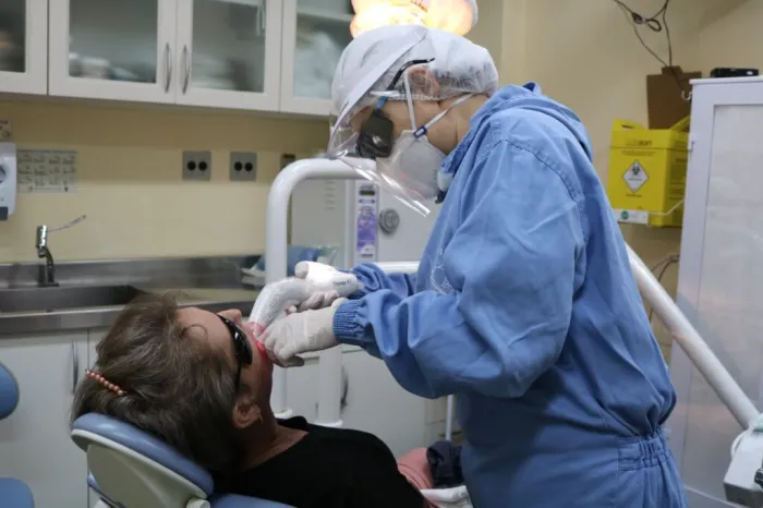 Na FCecon, pesquisa analisa uso da laserterapia no tratamento de pacientes com feridas na boca