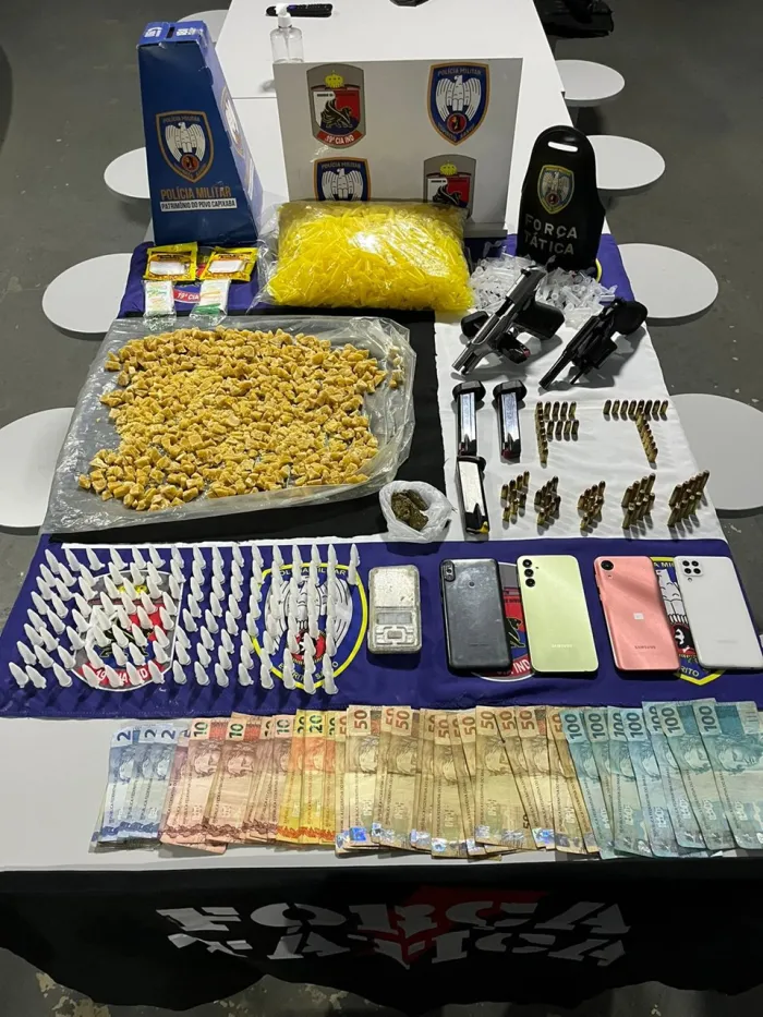 Polícia Militar apreende armas de fogo, munições e droga com traficantes em Pinheiros