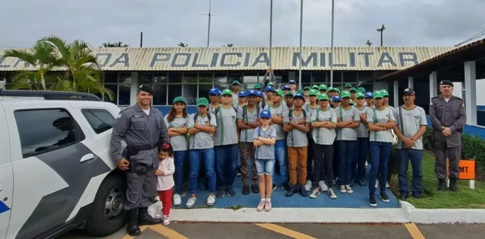 6º Batalhão recebe visita do Programa Educacional Guardião