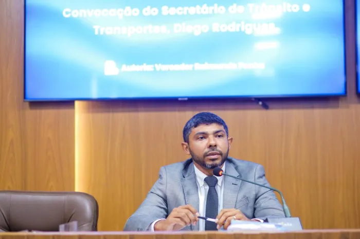 Após convocação, titular da SMTT comparece ao plenário da Câmara
