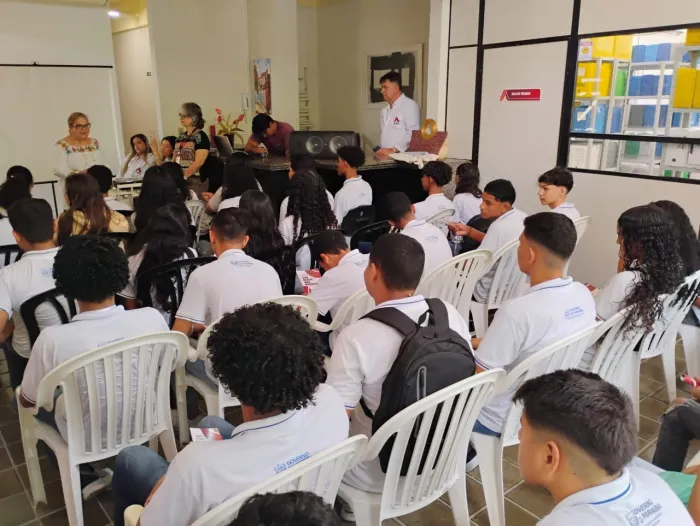 Estudantes de duas escolas estaduais participam do projeto ‘A Escola Vai à FCJA’