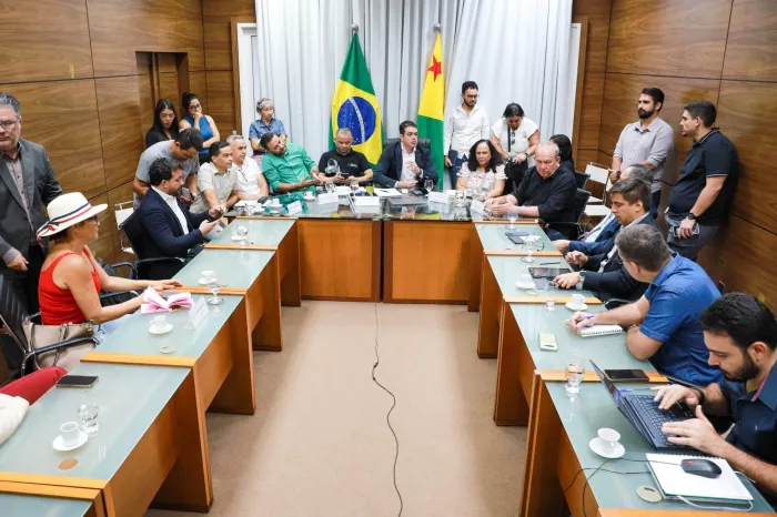 Governo dialoga com Sindicato dos Trabalhadores em Educação do Acre